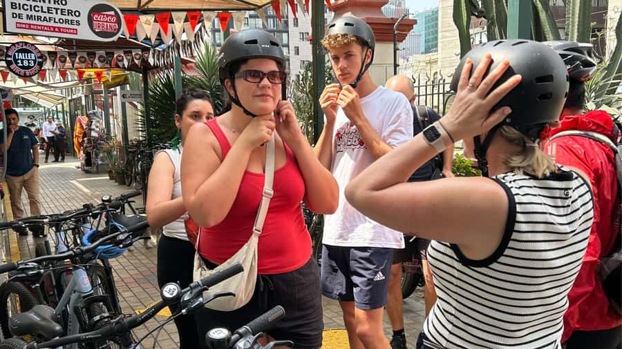 Lima: City biking - El Olivar, where Lima slows down