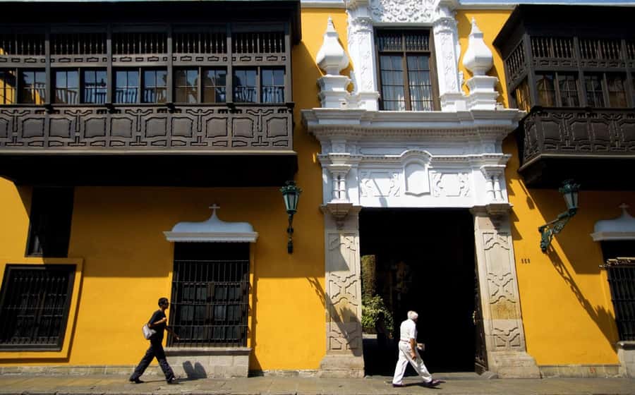 Lima : City tour 360° Panoramic bus - Sightseeing Tour - How traffic affects a four-hour route