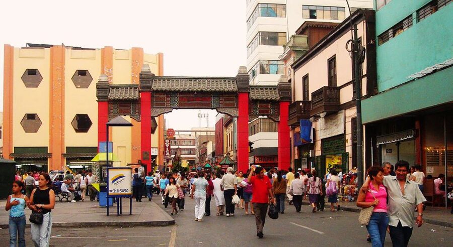 Lima: Flavors and Tradition Walking Tour with Food Tasting - Plaza Mayor and San Francisco Church