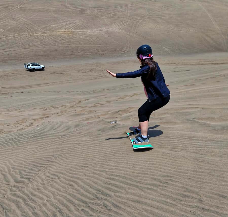 LIMA: HALF-DAY SANDBOARDING TOUR - Who will enjoy this most