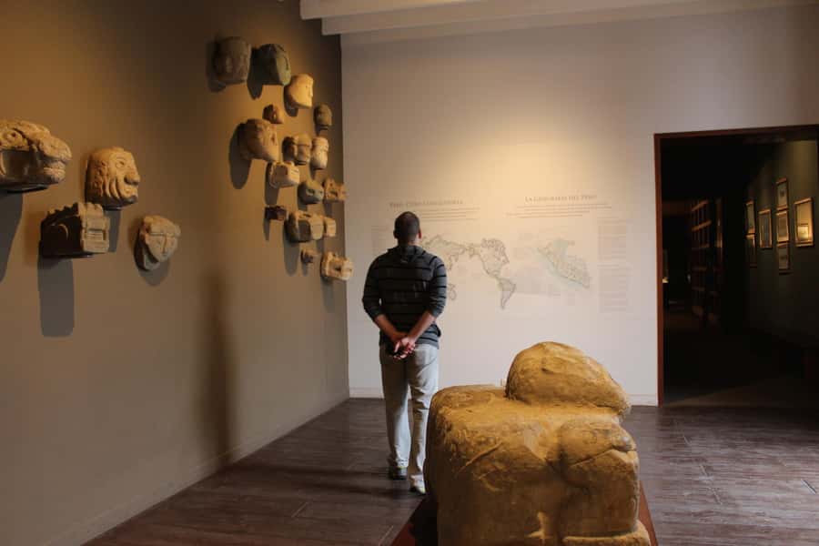 Lima: Huaca Ruins and Larco Museum at Night with Dinner - What dinner at Cafe del Museo adds