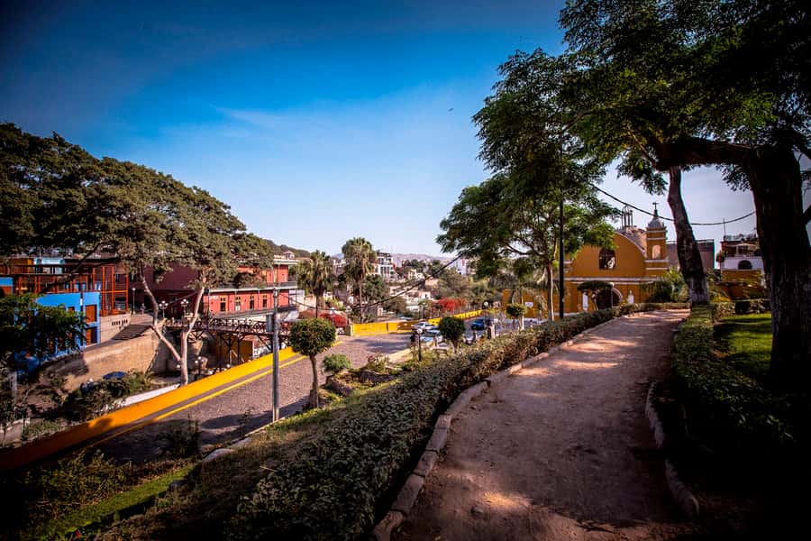 Lima: Pachacamac Ruins & Barranco Half-Day Guided Tour - Who will enjoy this most