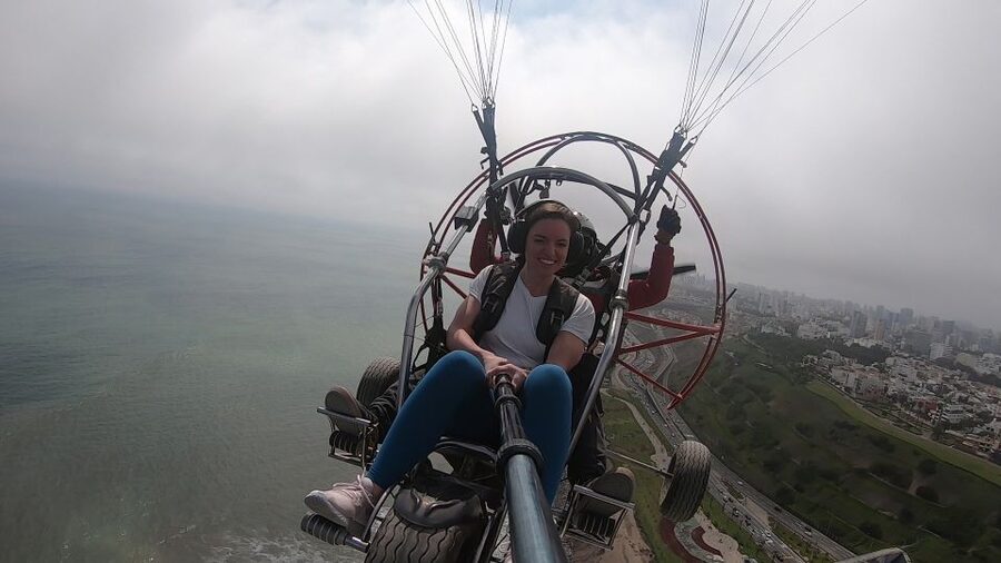 Lima: Paragliding Flight Over Costa Verde Districts - Price, timing, and the real value