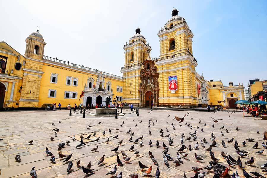 Lima: Private Classic City Tour - The noon guard change at the Government Palace