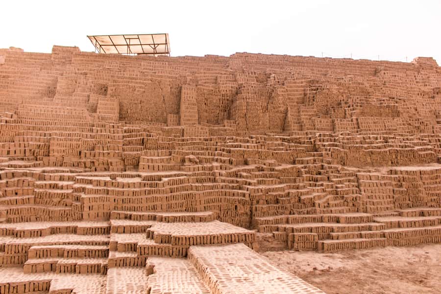 Lima: Private Tour to Huaca Pucllana and Huaca Mateo Salado - Reading the adobe construction