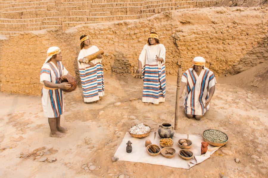 Lima: Private Tour to Huaca Pucllana and Huaca Mateo Salado - Starting at Huaca Pucllana in Miraflores
