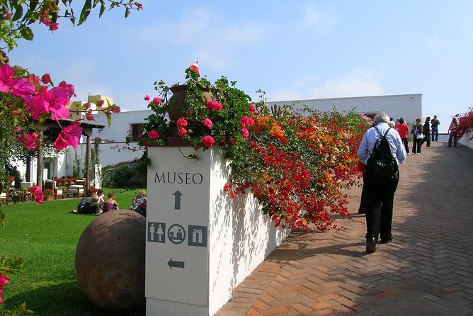 Lima´s Vibrant Heritage & Larco Museum of Cultures Half Day Tour - The guides make the difference
