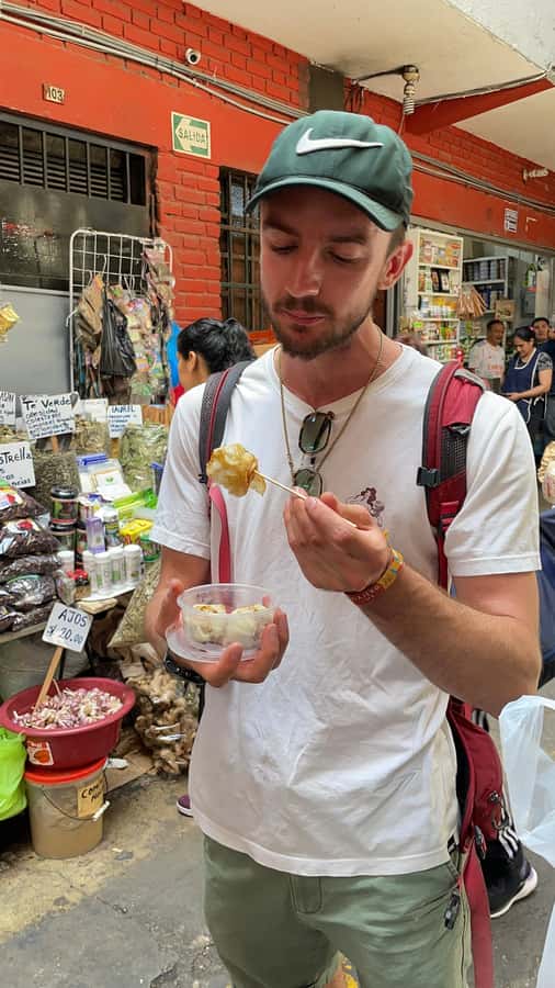 Lima Street Food: A gastronomic adventure through the city. - Markets, local bites, and the first wave of flavors
