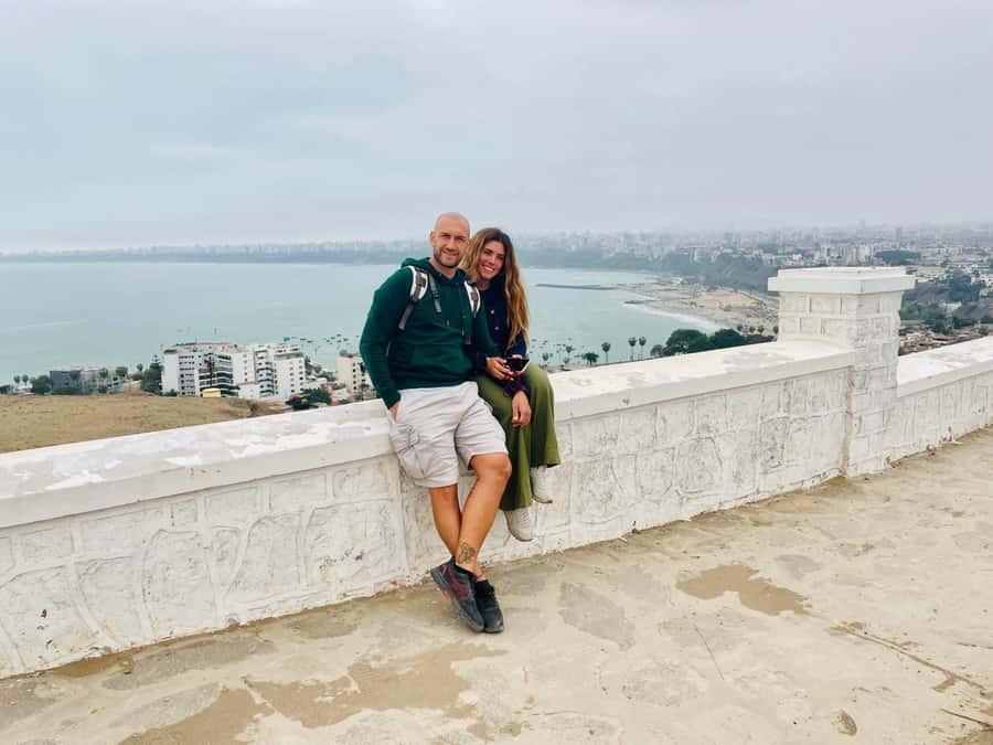 Lima: Tour in Miraflores, San Isidro, Barranco & Chorrillos - Kennedy Park and Parque del Amor in Miraflores