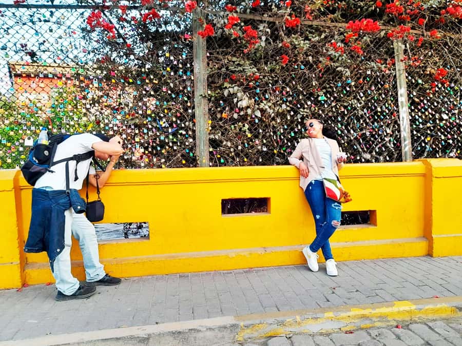 Lima: Tour in Miraflores, San Isidro, Barranco & Chorrillos - Guide style and group comfort