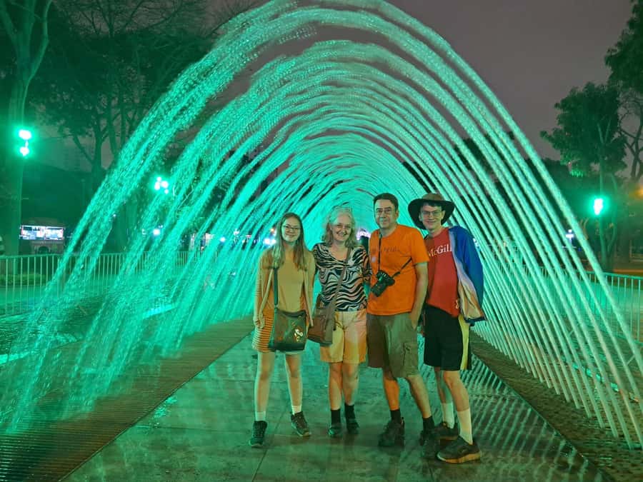 Lima: Water Magic Circuit, Downtown and Catacombs Night Tour - Why this four-hour Lima tour works