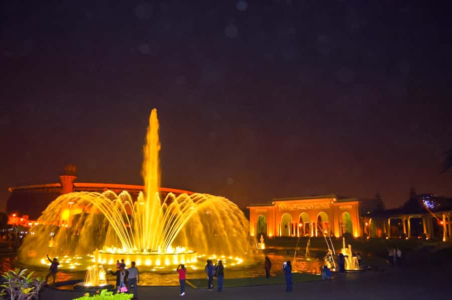 Lima: Water Magic Circuit, Downtown and Catacombs Night Tour - Hotel pickup, traffic, and the private van