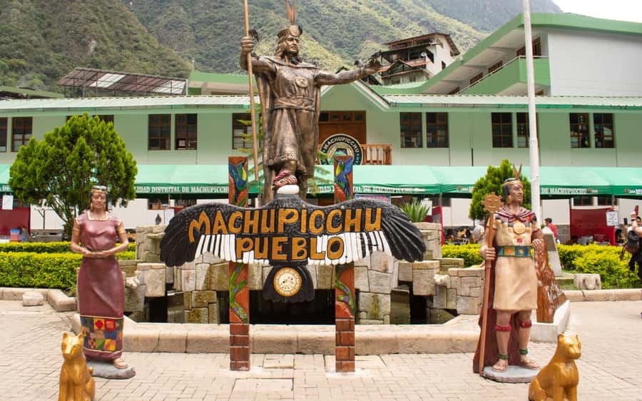 Machu Picchu: 1-day tour by Vistadome Observatory train - Aguas Calientes and the climb to Machu Picchu