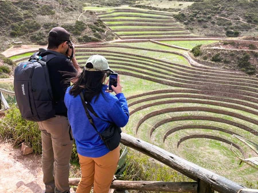 Machu Picchu: Chinchero, Maras, Moray & Machu Picchu 2 days - Ollantaytambo before the train