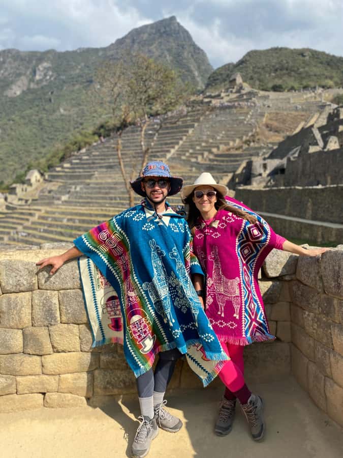 Machu Picchu: historical and photographic guided tour - Communication and guide assignment