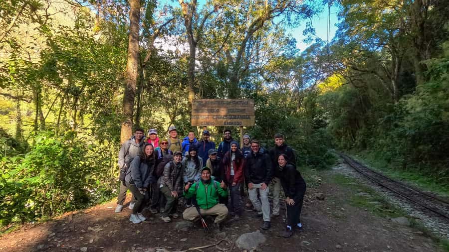 Machu Picchu: Inca Trail 2-Day Overnight Guided Tour - A surprisingly good lunch on the trail