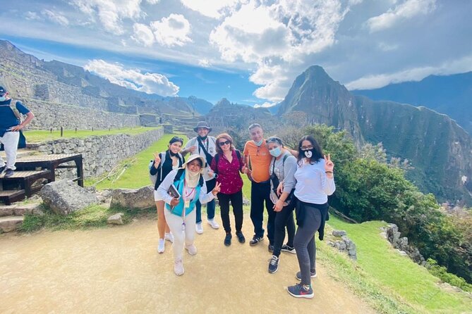 Machu picchu one day by train all included - Lunch and the long wait in Machu Picchu Pueblo
