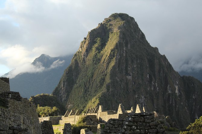Machu Picchu Tour From Cusco Full Day - Inside the citadel with a local guide