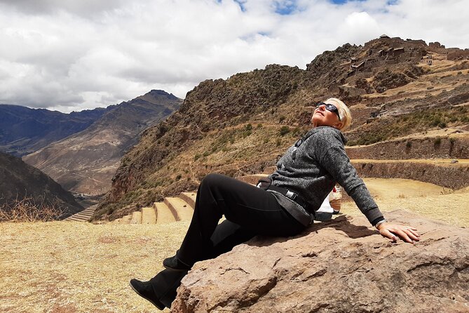 Machupicchu Guide Service - Entering Machu Picchu with your own guide