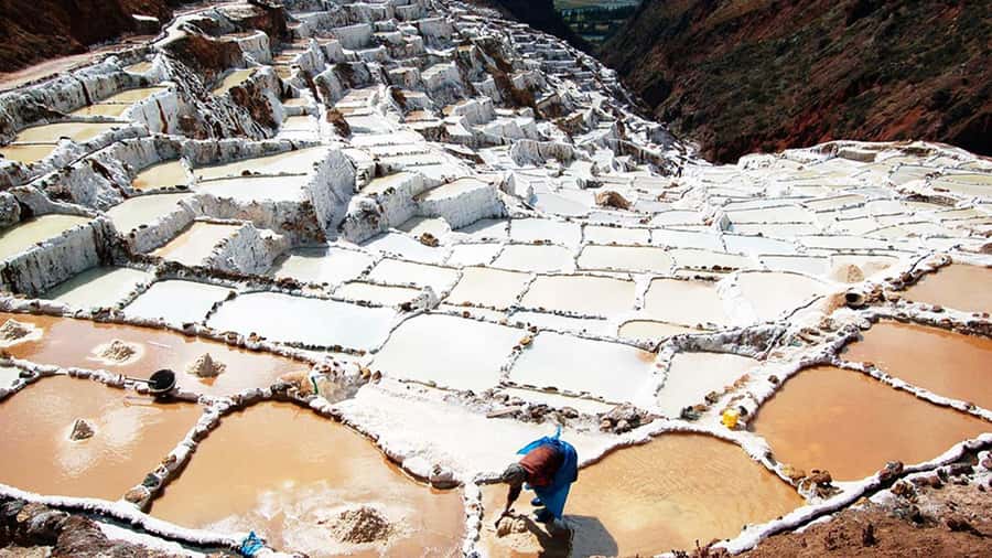 Maras Moray - Maras and its thousands of salt ponds