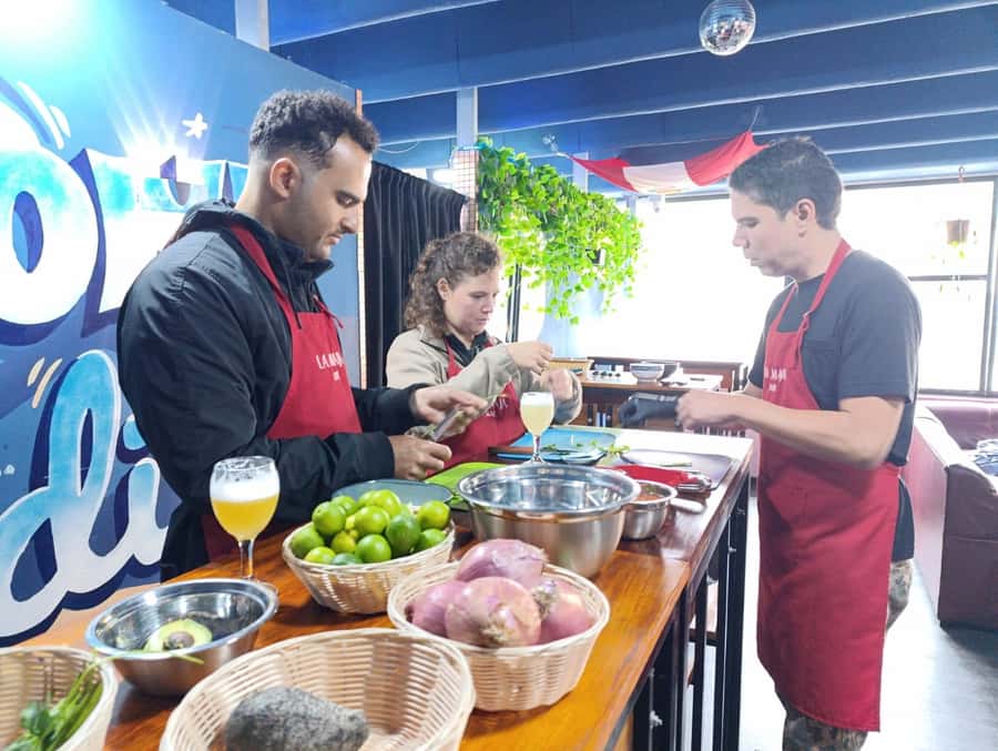 Miraflores: Amazing Peruvian Cooking Class Ceviche Seafood and Pisco Sour - Who should book this experience