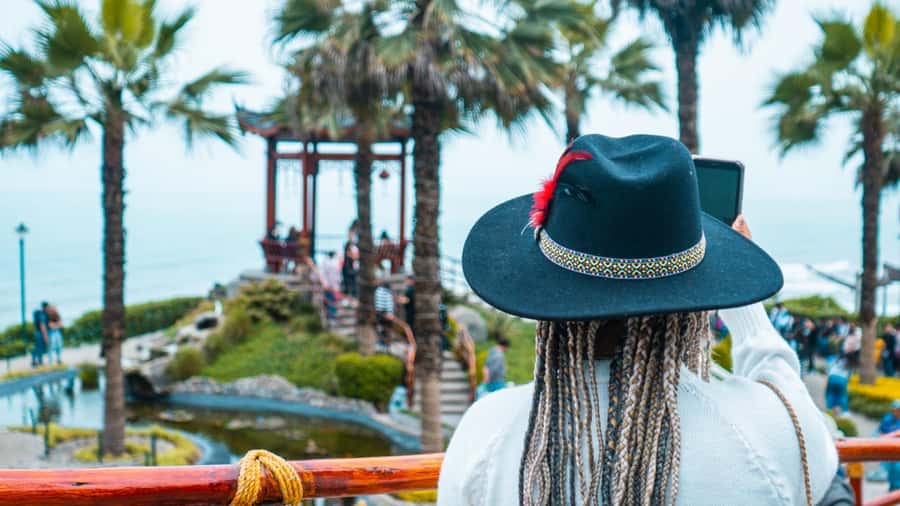 Miraflores & Barranco: Lima’s Modern and Bohemian Tour - Ocean views at the Navy Lighthouse