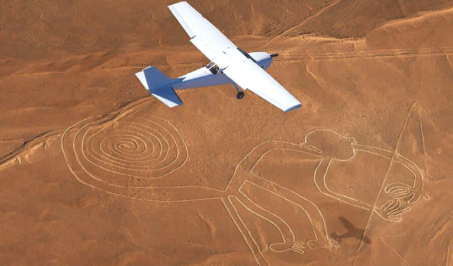 Nazca: Light aircraft flight over the Nazca Lines - A six-passenger Cessna with a window for everyone