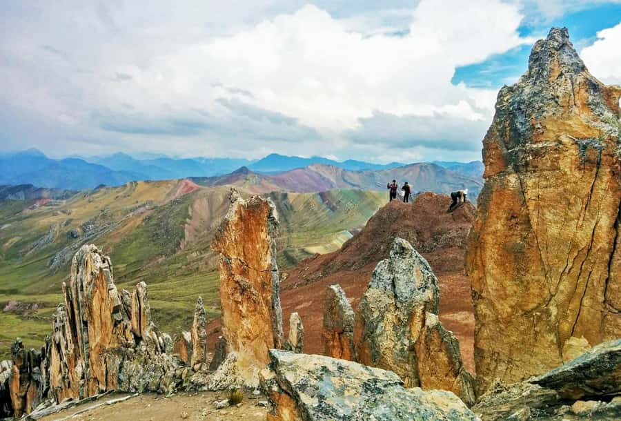 Palcoyo mountain hiking + stone forests - Palcoyo versus the more famous Rainbow Mountain