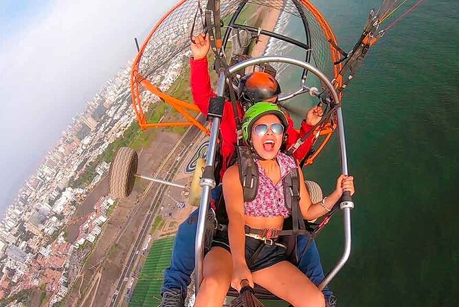 Paragliding in Lima - Costa Verde - Who will enjoy this most?