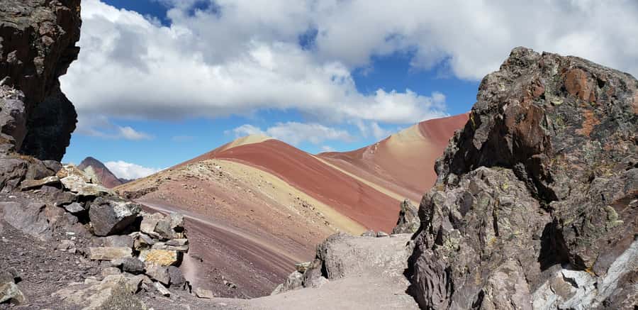 Peru: Rainbow Mountain and Red Valley View Point Tour - Hiking from Phullawasipata to Vinicunca
