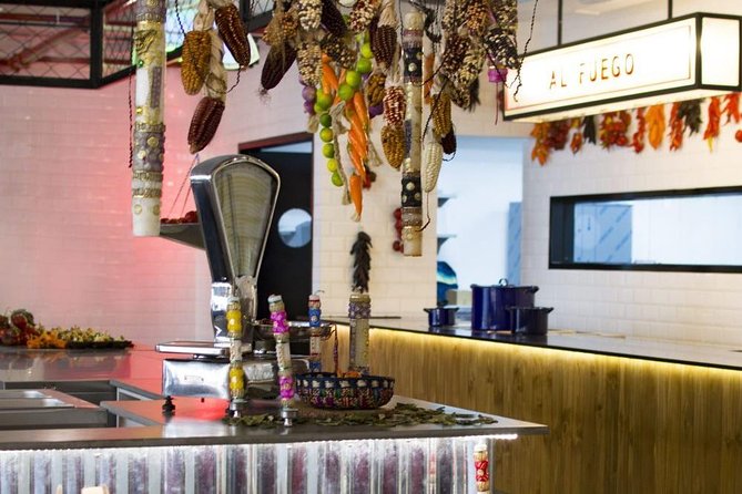 Peruvian Experience: Interactive, Cultural & Gastronomic Guided Tour - The market scene and 12-course tasting
