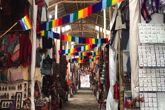 Pisac Indian Market and Ollantaytambo Fortress with Lunch - Pisac market: shopping with a cultural angle