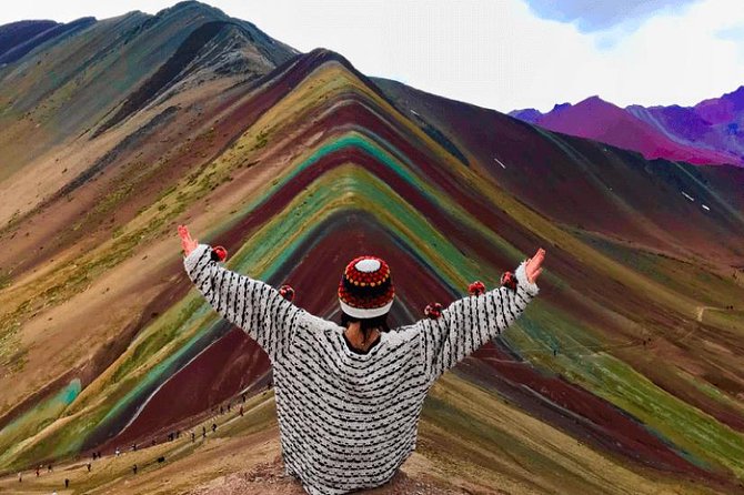 Private Rainbow Mountain Full Day Tour - The downhill walk and lunch in Cusipata