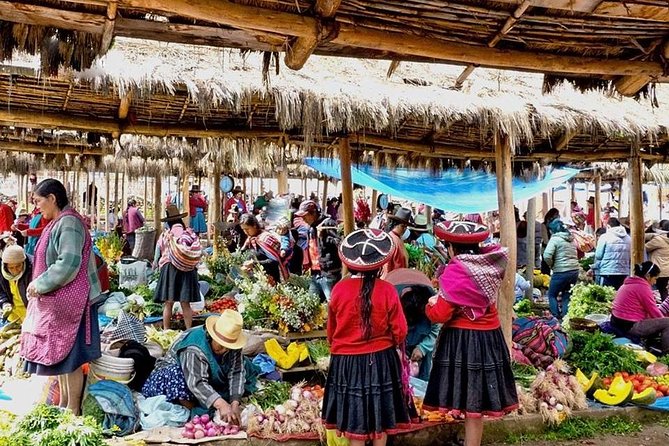Private Tour: 2-Day Exploration of the Sacred Valley and Machu Picchu - Chinchero: weaving, walls, and a sales pitch