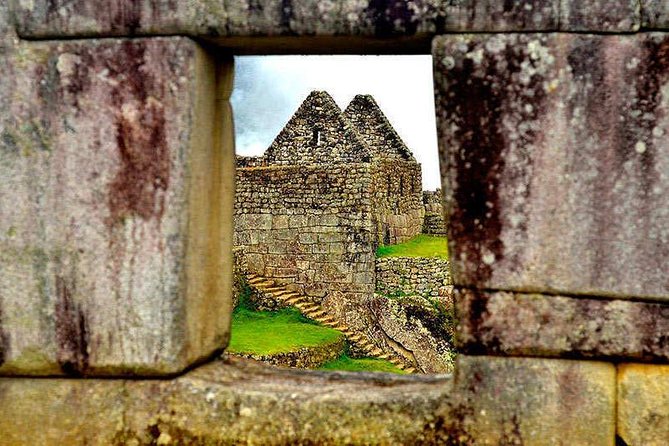 Private Tour: 2-Day Exploration of the Sacred Valley and Machu Picchu - The afternoon wait in Aguas Calientes