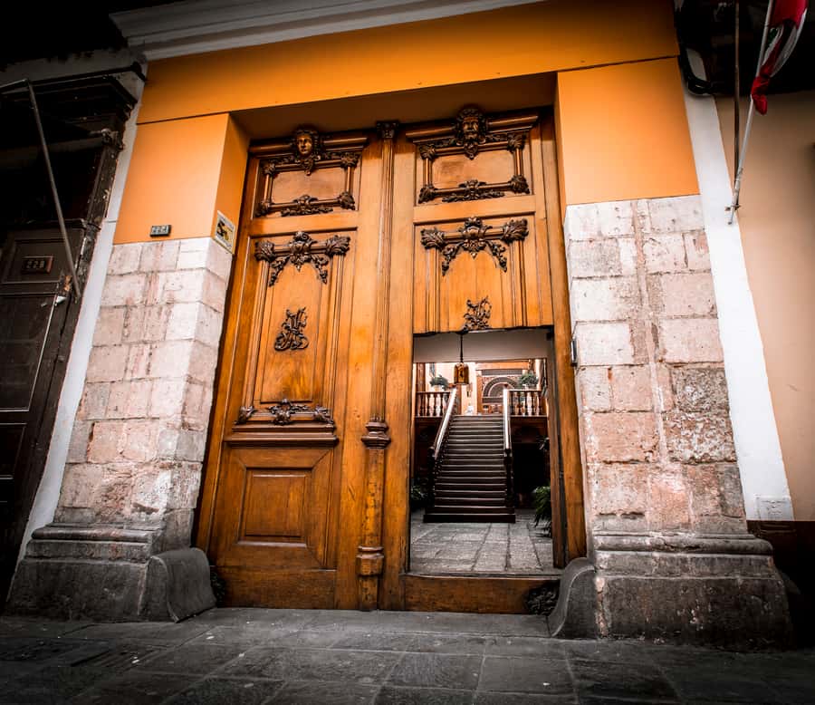 Private Tour Casa Aliaga,San Francisco Convent, Larco Museum - Why this compact Lima tour works
