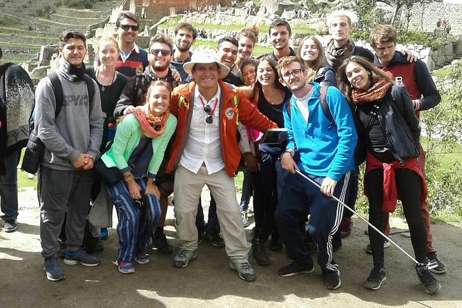 Private Tour Guide in Machupicchu from Aguas Calientes. - The 25-minute bus ride to Machu Picchu