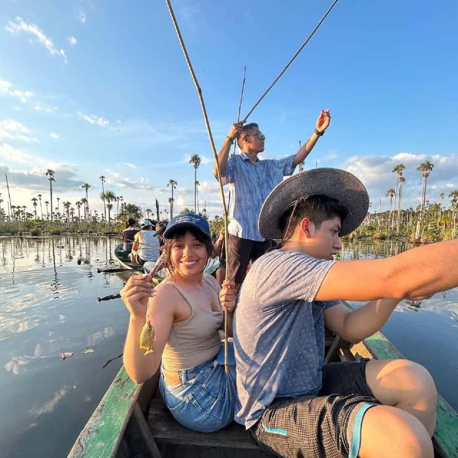 Puerto Maldonado: Lake Yacumama sunset and piranha fishing - Searching for caimans after dark