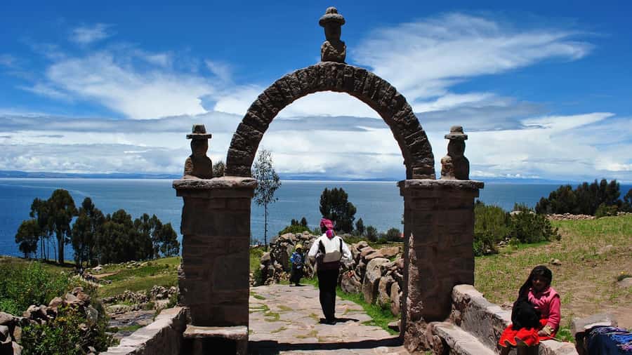 Puno: Lake Titicaca, Uros, and Taquile Full-Day Tour - The long crossing to Taquile Island