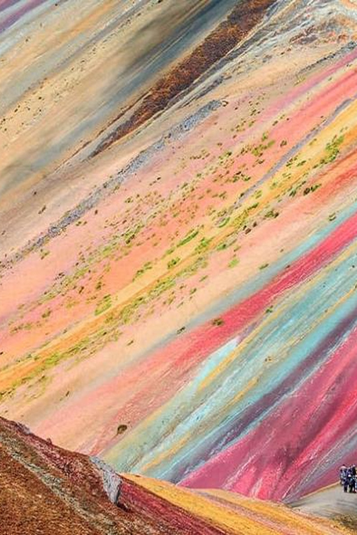 Rainbow mountain horseback riding tour + Buffet Lunch - Walking back and returning to Cusipata