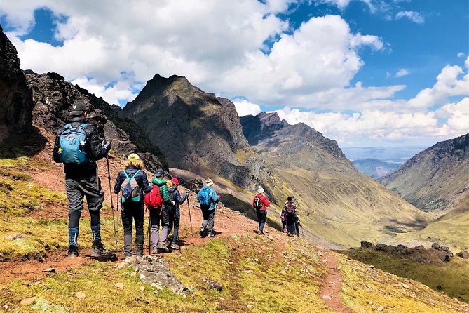 Rainbow Mountain & Red Valley Premium Tour with picnic - Breakfast with the Andes before the climb