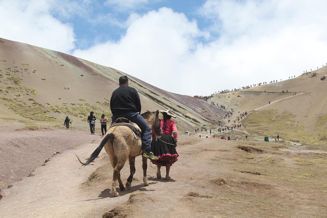 Rainbow Mountain Tour Vinicunca (Full Day) - Breakfast at a traditional restaurant