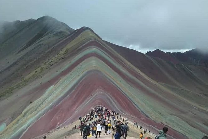 Rainbown mountain cusco 1 Day - At the summit, the colors are the main event