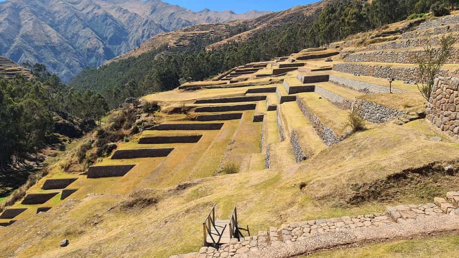 Sacred Valley: Chinchero, Moray, Ollantaytambo & Pisac+Lunch - Chinchero begins the day at 3,762 meters