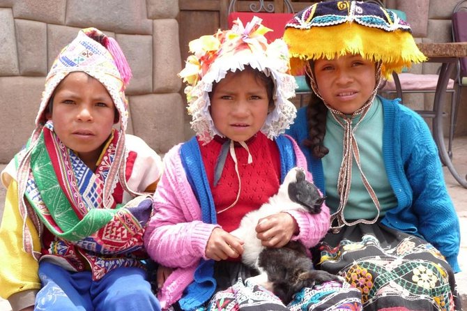 Sacred Valley - Pisac and Ollantaytambo day tour - Alpacas and Andean animals at Manos de la Comunidad