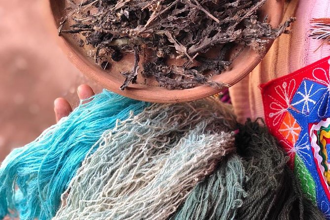 Sacred Valley Textile Workshop – Dyeing & Weaving in Cusco - From alpaca fiber to usable yarn