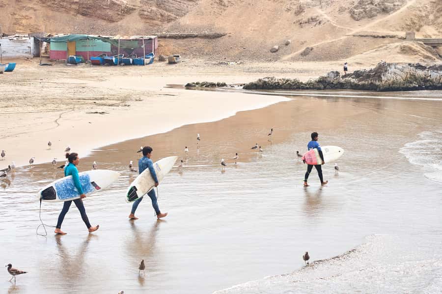 Surfing experience in Lima - Starting at Anka Surf School in Miraflores