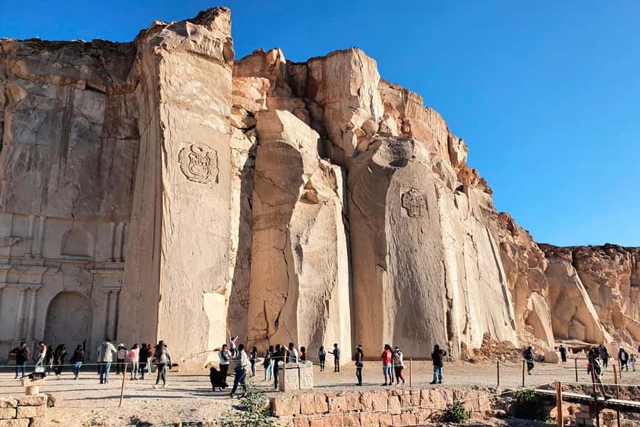 Tour + Hike to the Sillar Route and Culebrillas in Arequipa - The volcano and Andenerías viewpoint