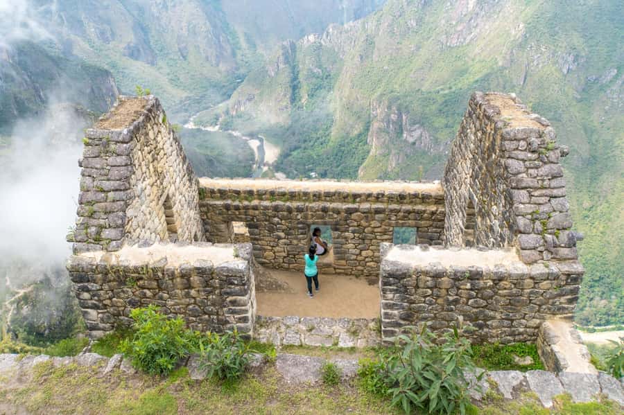 Tour Machu Picchu + Mountain of Huayna Picchu 2 days - Machu Picchu with a morning guide