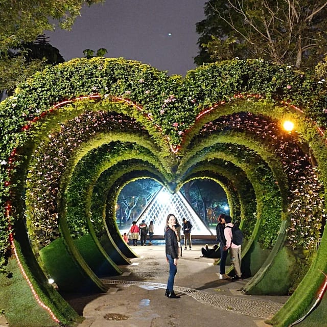 Tour to the magical water circuit with dinner and dance show - The guide and the overall organization